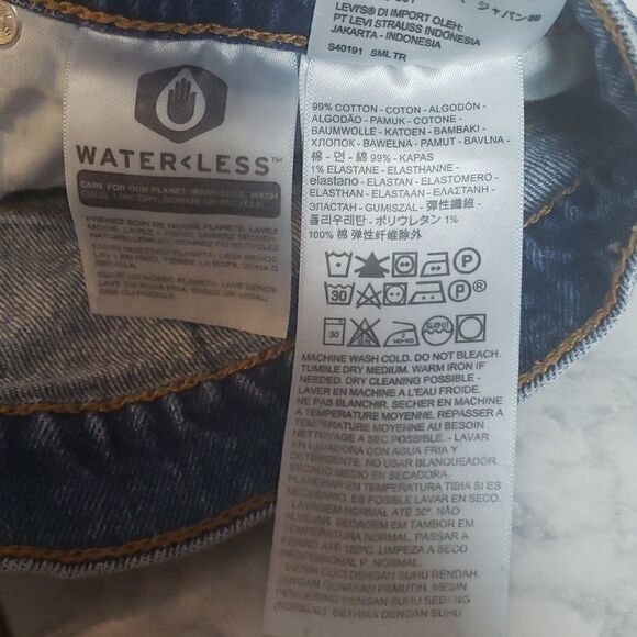 Levi Jean Shorts   - Picture 7 of 14